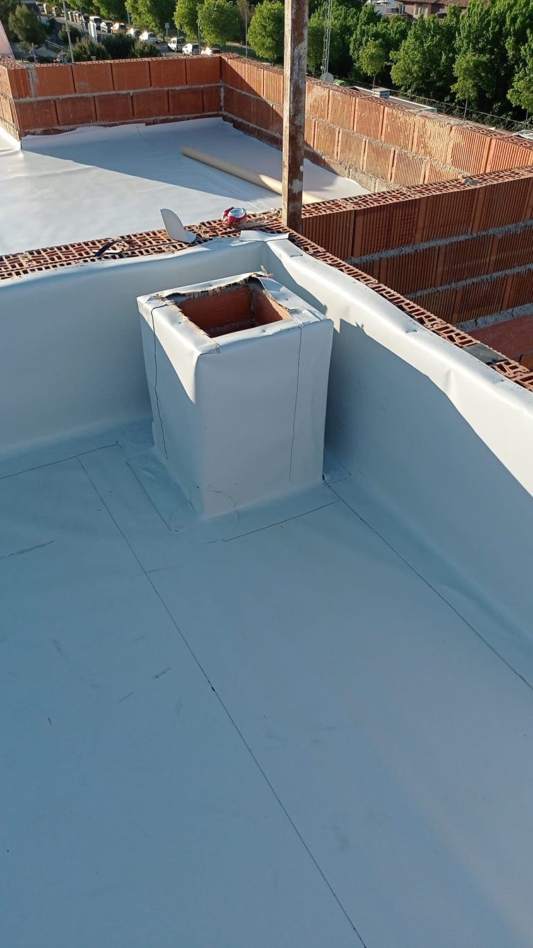 Proceso de cimentación en obra de vivienda